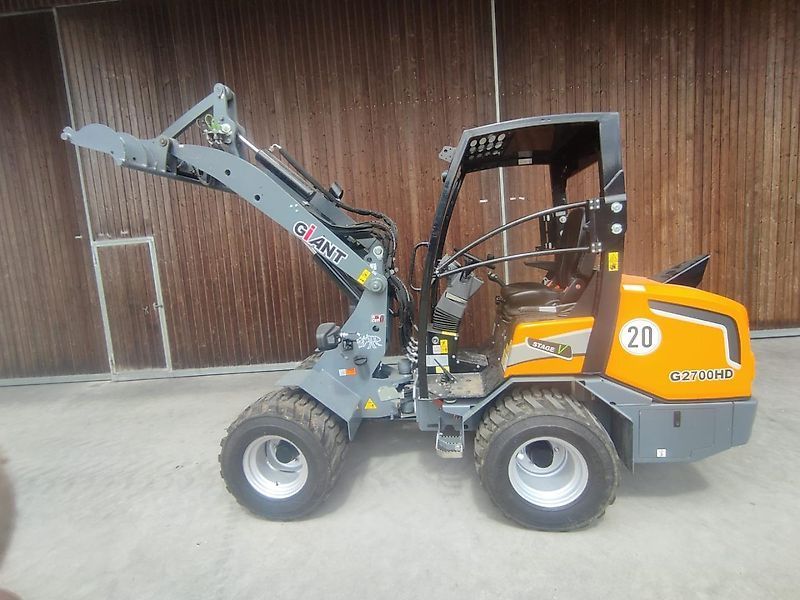 Giant g 2700 hd mit stvzo zulassung led k50 kugelkopf Încărcător cu direcție compactă 42.000 EUR