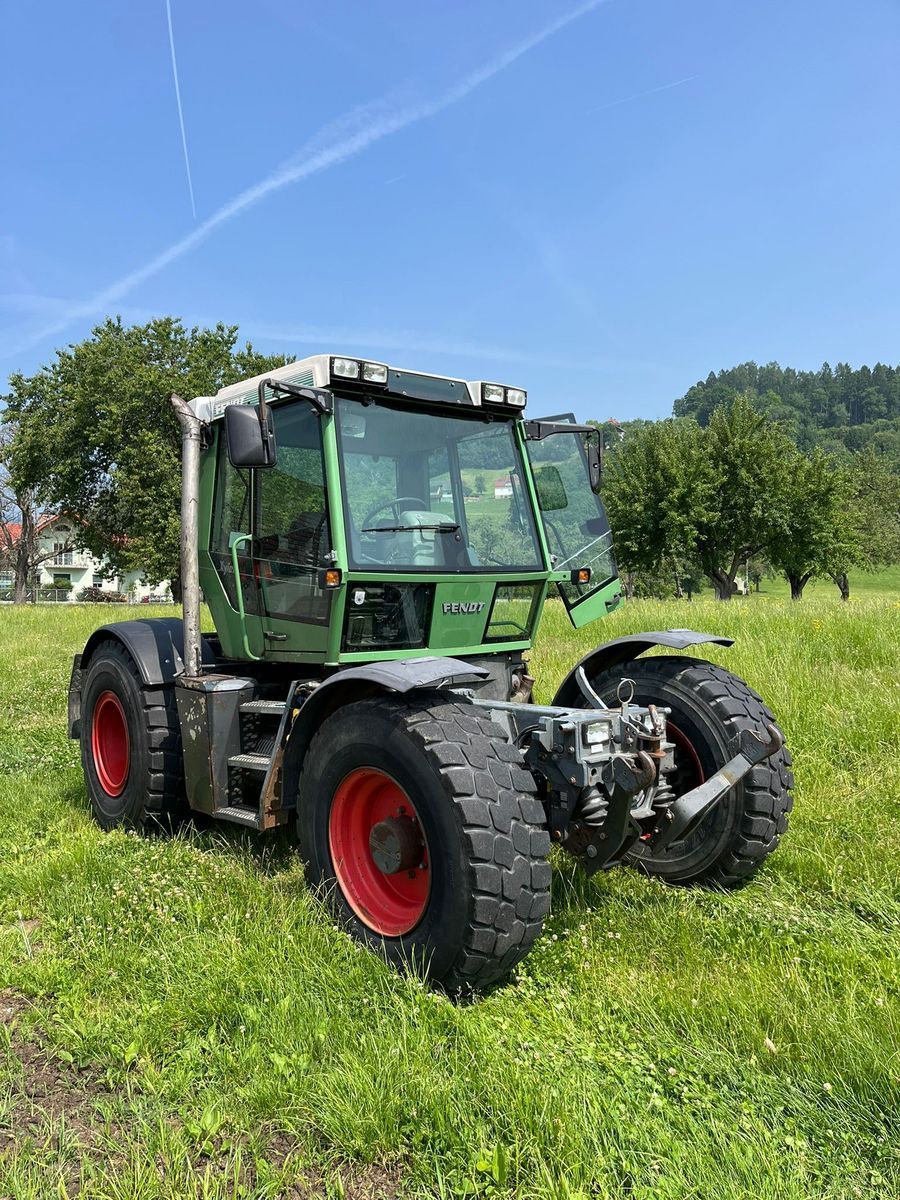 E-FARM: Fendt Xylon 524 - Tractor - id QXSLUY9 - 24.900 € - Año: 1996 - Horas: 11.000,Potencia del motor: 140,Austria