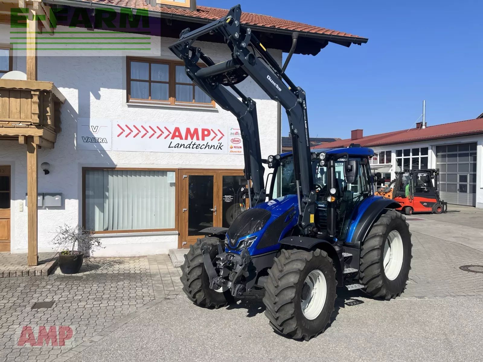 Valtra g135 versu Tractor