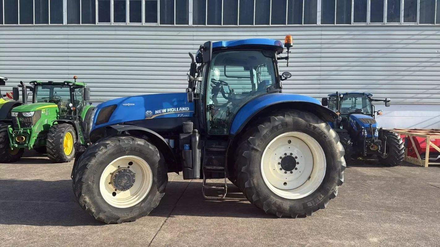 New Holland T7.250 Traktor 45 000 €