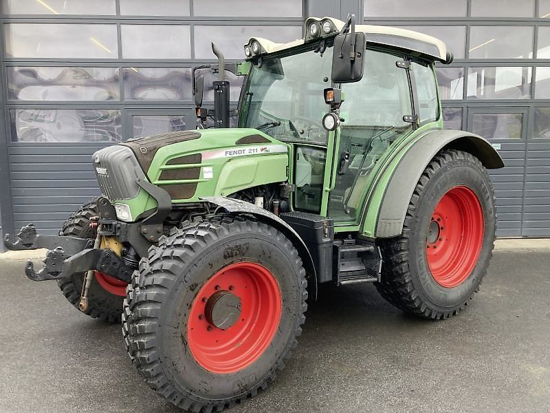 Fendt 211 Vario Traktor 53.200 €