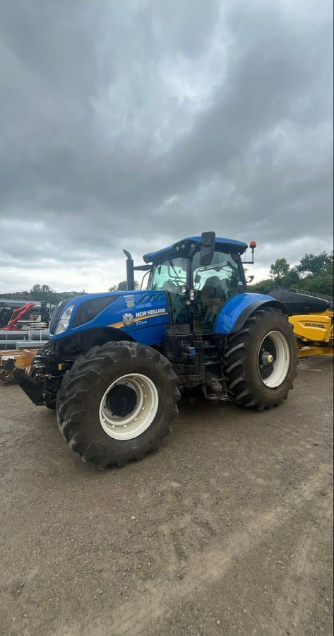 E-FARM: New Holland T7.230 - Tractor - id K55ENIR - 80.000 € - Año: 2018 - Horas: 4900,Potencia del motor: 235,Francia