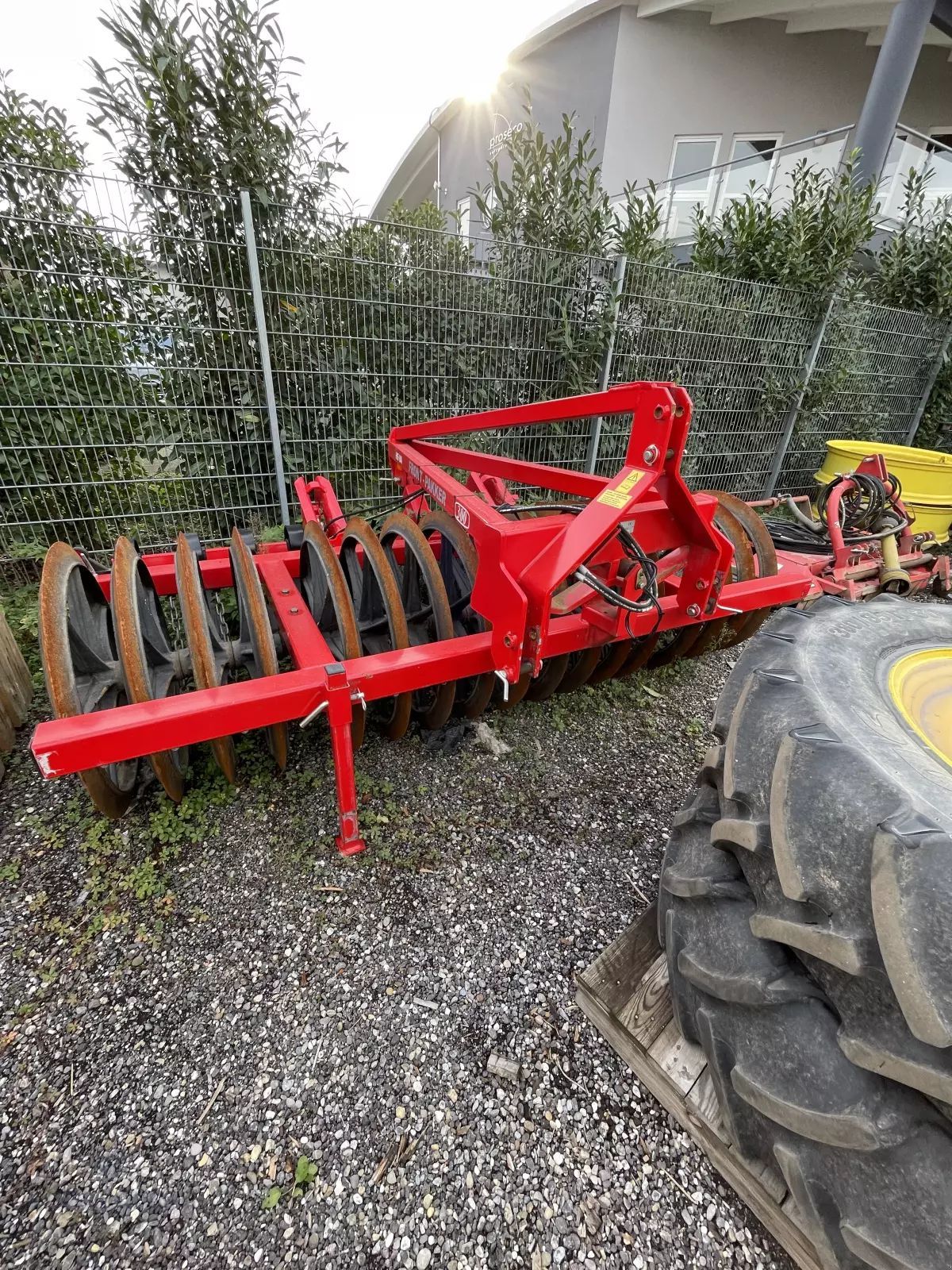 E-FARM: HE-VA front-pakker 300 - Walze - id DZTXL5S - 8.800 € - Baujahr: 2022 - Deutschland