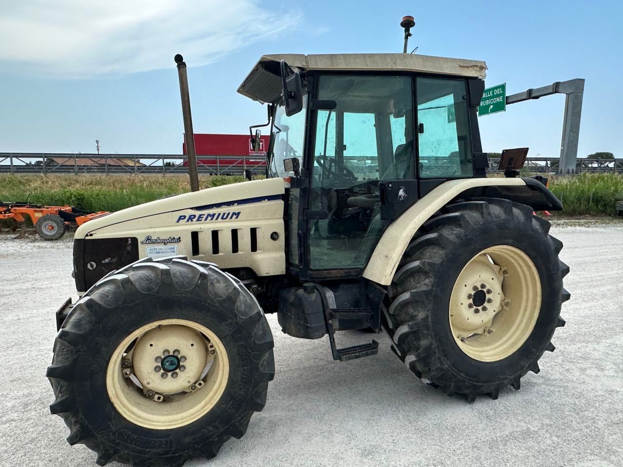 E-FARM: Lamborghini premium 1050 - Tractor - id K2RQC3D - Año: 1999 - Horas: 7000,Italia