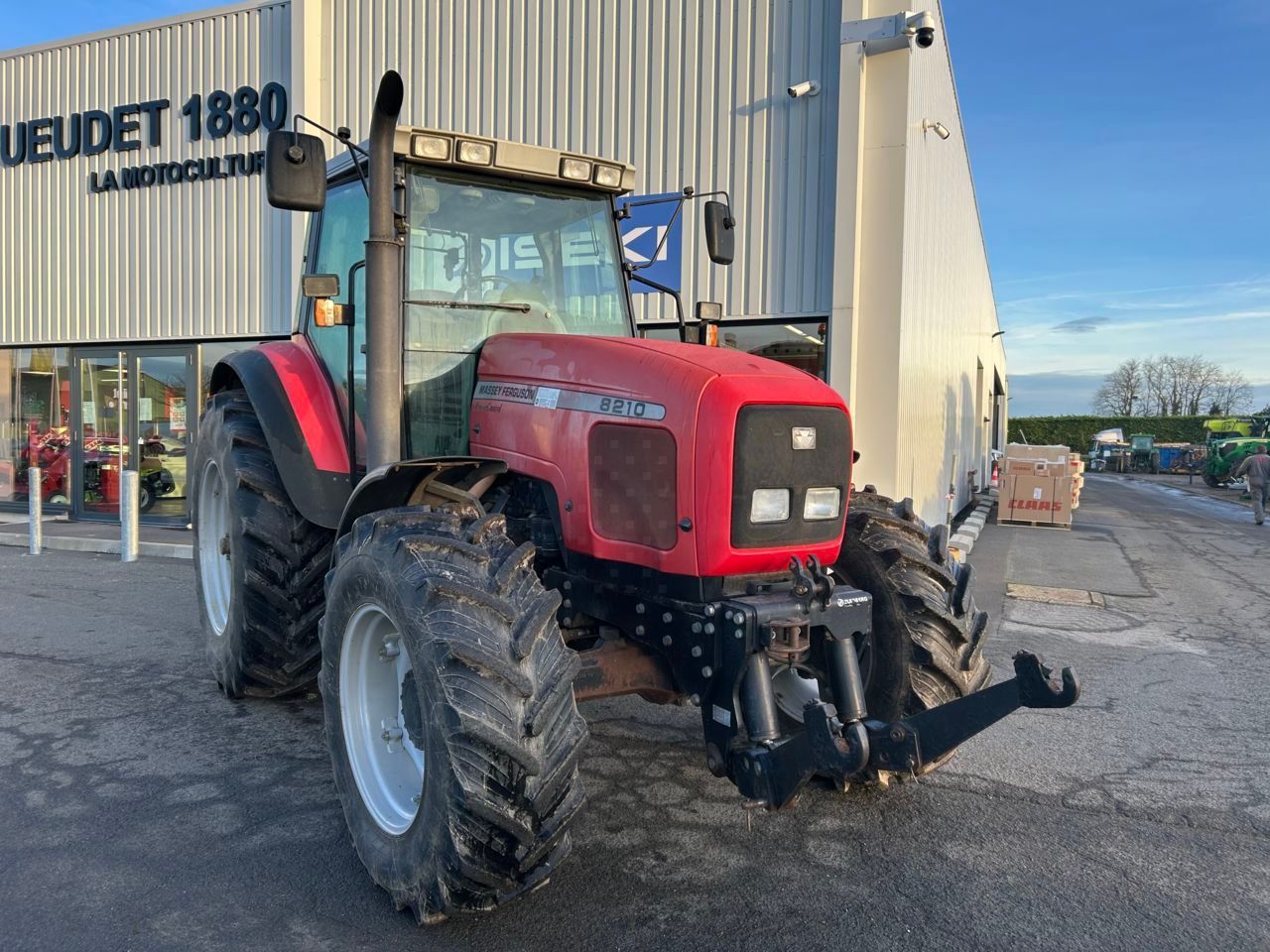 Massey Ferguson 8210 Tractor €27,900