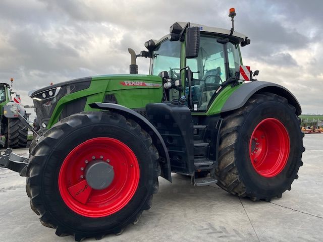 E-FARM: Fendt 942 Vario - Tracteur - id EULBTYE - 263 500 € - Année: 2022 - Lecture du nombre d'heure: 900,Puissance du moteur (chevaux): 420,France