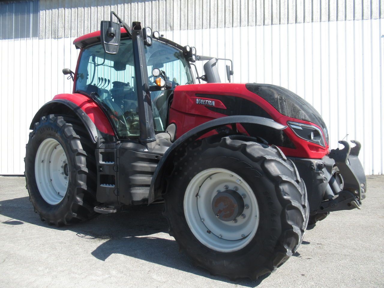 E-FARM: Valtra T144 - Tracteur - id KMZGEPR - 62 000 € - Année: 2020 - Lecture du nombre d'heure: 4 096,Puissance du moteur (chevaux): 145,France