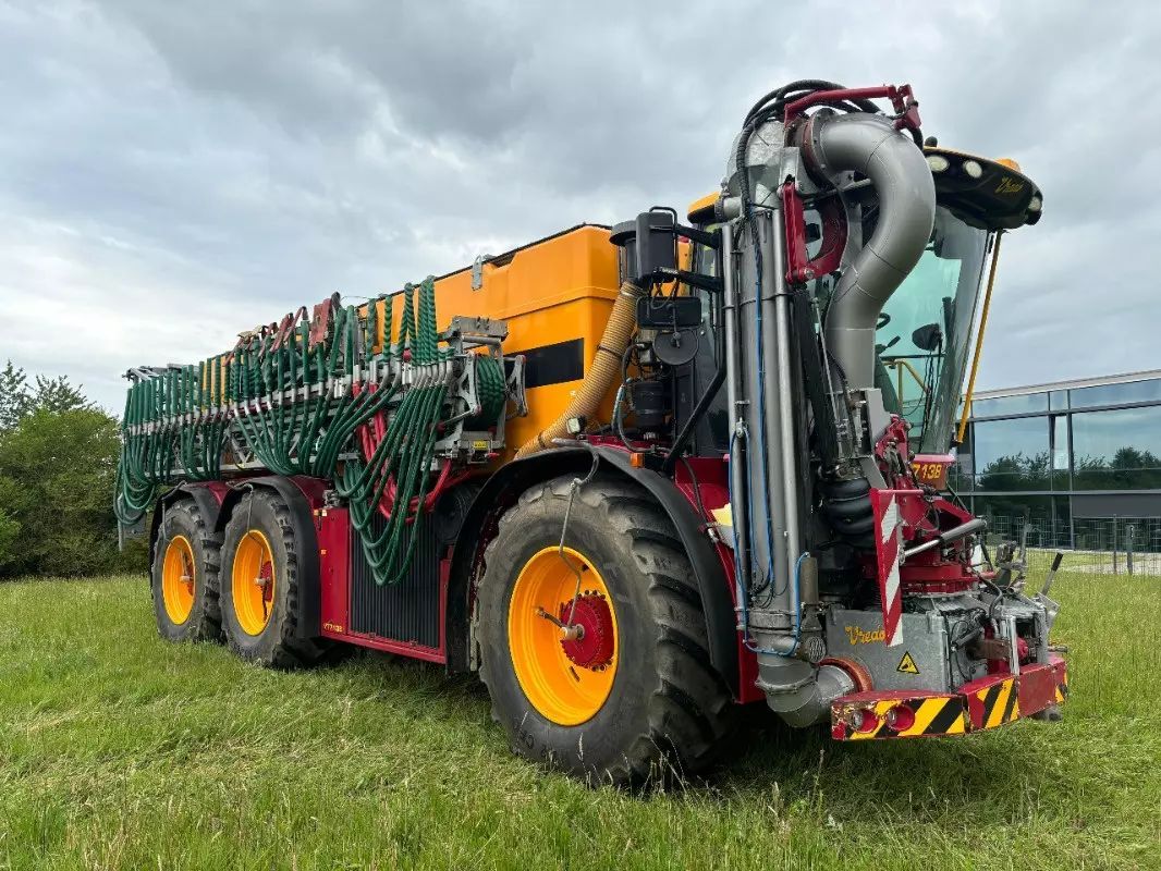 E-FARM: Vredo vt 7138 + swingmax36 gestänge - Epandeur à lisier automoteur - id K9IKFSC - 495 000 € - Année: 2021 - Allemagne