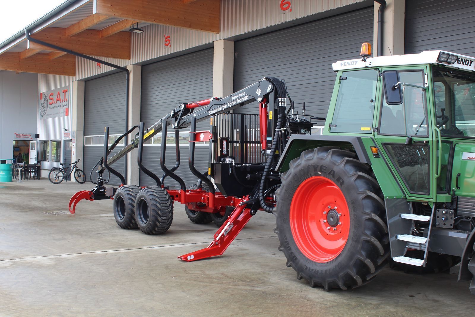 E-FARM: FARMI rückewagen 12to-7,20m kran pro-on-off-neu - Remorque forestière - id GBXUGSI - 25 750 € - Autriche