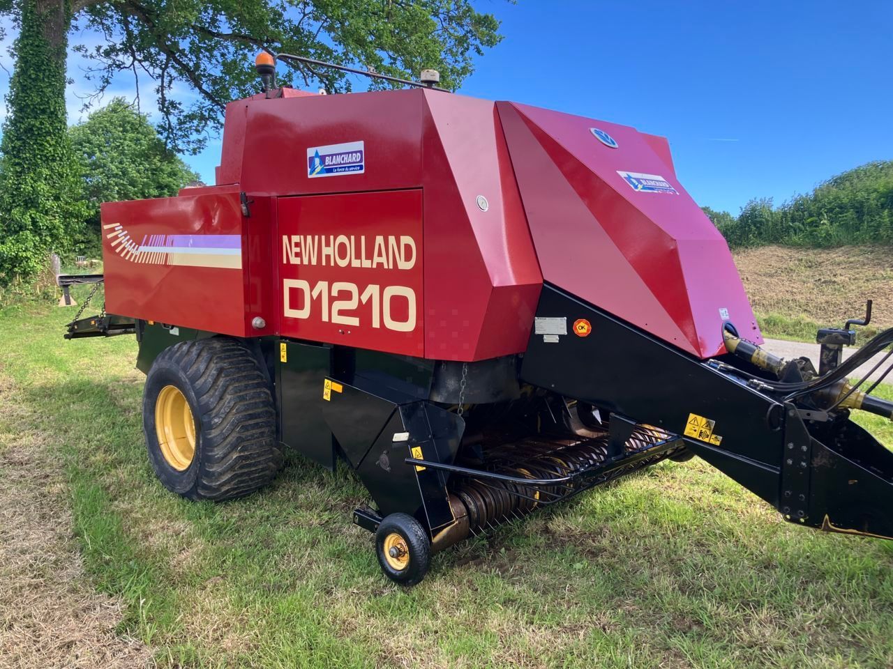 New Holland D 1210 Ballenpresse 15.000 €