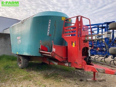 E-FARM: sonstige activa - Mixer feeder - id M4DBZWW - €11,500 - Year of construction: 2013 - France