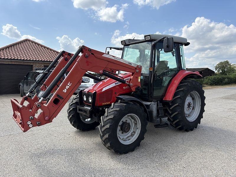 E-FARM: Massey Ferguson 5455 - Traktor - id LDTGE3I - 29.413 € - Baujahr: 2008 - Abgelesene Motorstunden: 5.139,Motorleistung (PS): 95,Vereinigtes Königreich