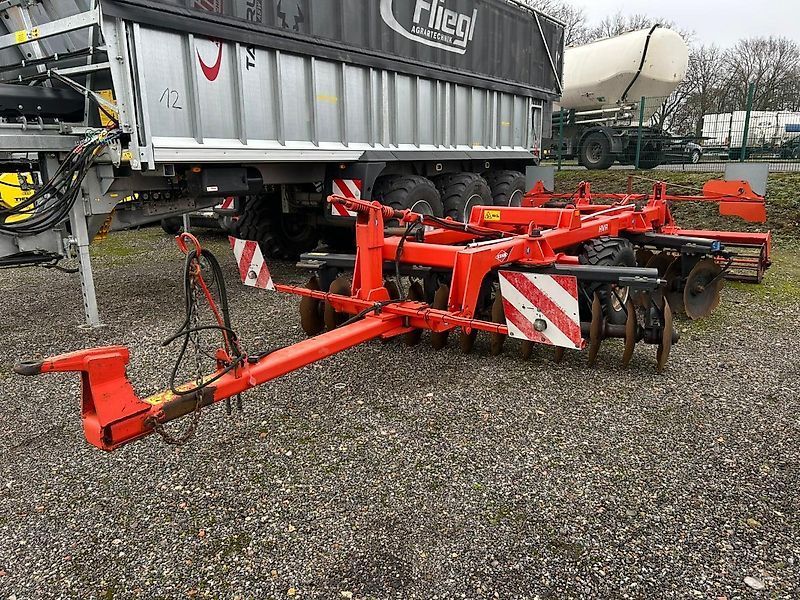 E-FARM: Kuhn hva 26 - Tallerkenharver og skiveharve - id SFWPZDH - 5.900 € - Produktionsår: 2012 - Tyskland