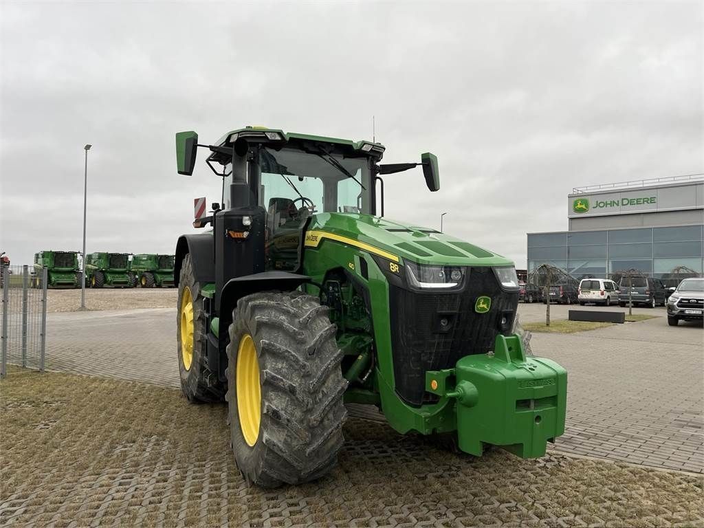 E-FARM: John Deere 8R 410 - Traktor - id R8JQUU2 - 235.000 € - Baujahr: 2021 - Abgelesene Motorstunden: 2.876,Motorleistung (PS): 410,Litauen