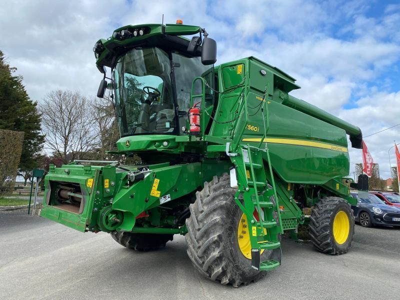 John Deere T 560 HM Combine harvester €245,000