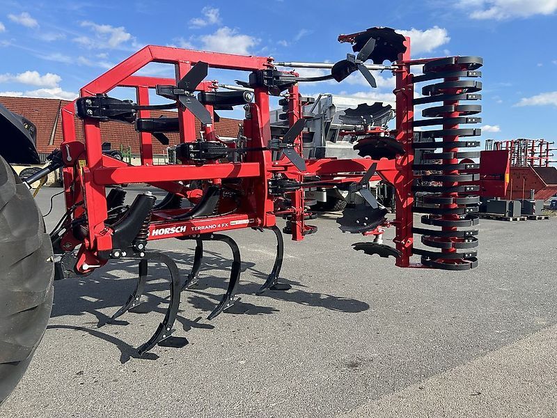 E-FARM: HORSCH Terrano 4 FX - Kultivátor - id 26R1HQV - 30 000 EUR - Gyártási év: 2024 - Ausztria