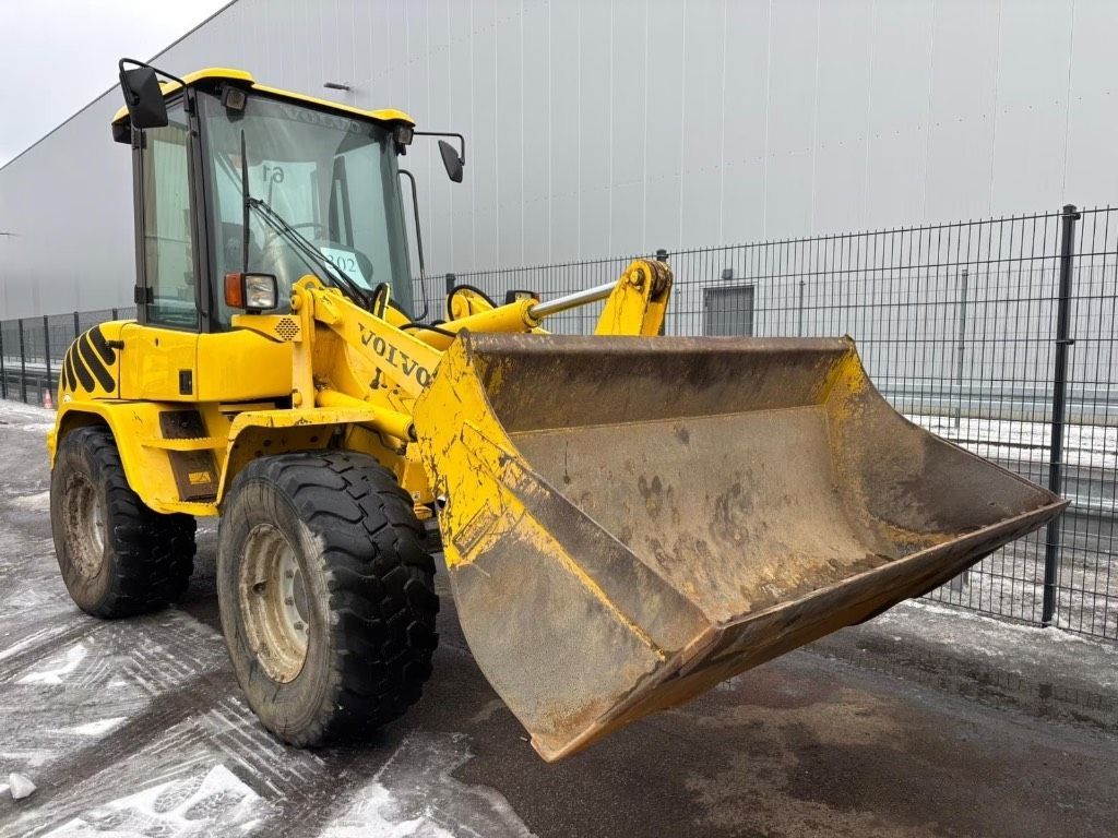 VOLVO l 30 b Retroexcavadora 22.900 €