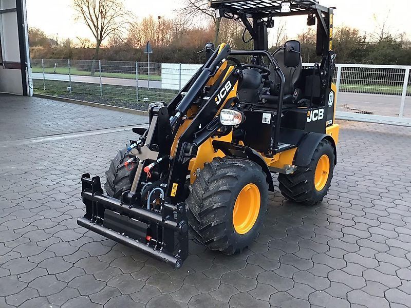 E-FARM: JCB 403 smart power - Chargeuse sur pneus - id JWQRIVJ - 33 866 € - Année: 2022 - Lecture du nombre d'heure: 3,Puissance du moteur (chevaux): 26,Allemagne