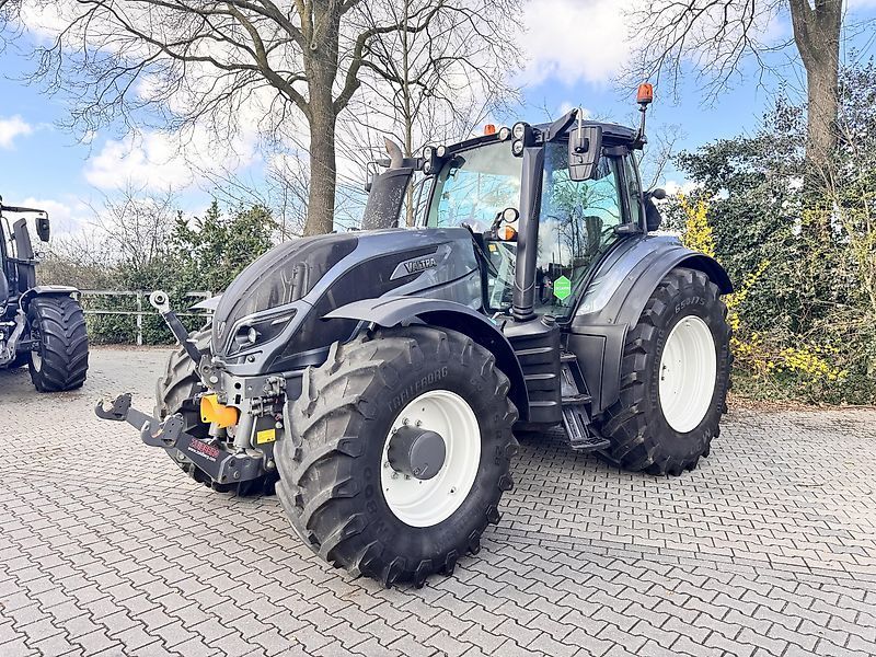 Valtra T 174 Tractor