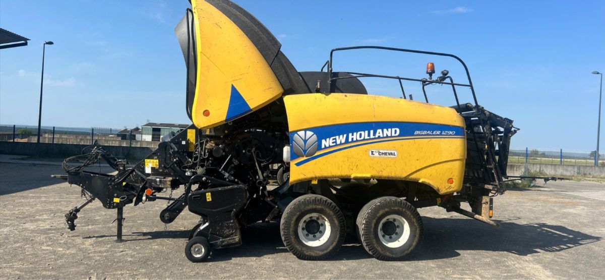 E-FARM: New Holland BB 1290 S - Presse à balles - id ZLH8SNP - 70 000 € - Année: 2015 - Balles produites: 67 000,France
