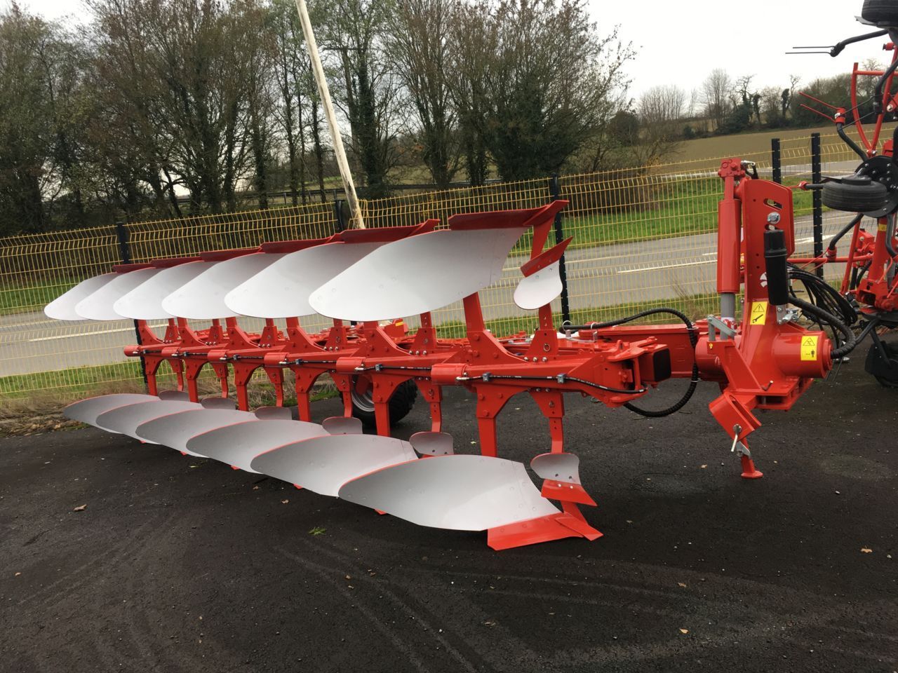 E-FARM: ovlac - Aratro - id UYC11LB - 36.000 € - Anno di costruzione: 2023 - Francia