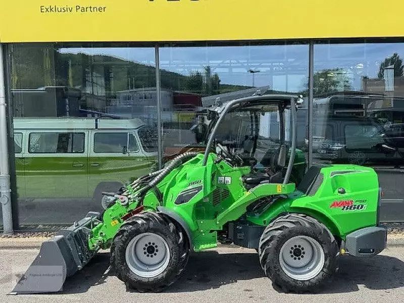 E-FARM: Avant 860 i kompaktlader teleskopradlader nur 665h - Teleskoplader - id YVKLLQI - 59.999 € - Baujahr: 2023 - Abgelesene Motorstunden: 665,Motorleistung (PS): 56,Deutschland