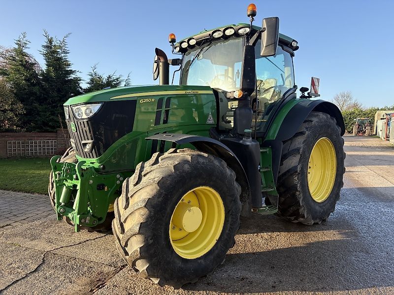 John Deere 6250 R Tracteur 89 337 €