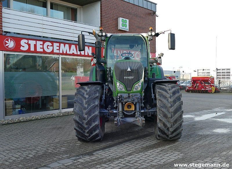 Fendt 718 Vario Tractor €106,000
