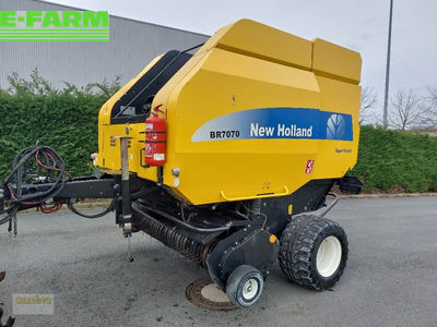 E-FARM: New Holland BR7070 Raffer - Baler - id SBZ77DE - €9,000 - Year of construction: 2005 - Total number of bales produced: 30,000