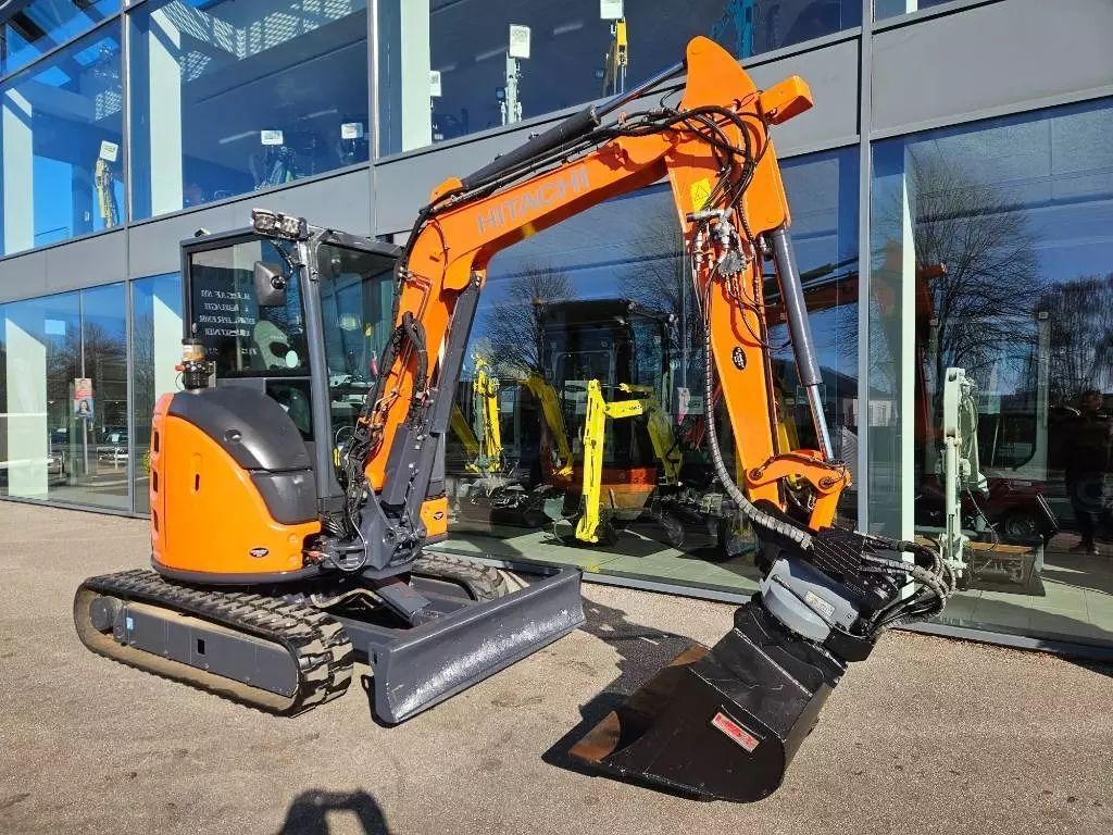 E-FARM: Hitachi ZX33U-5A - Excavator - id UQN9FGJ - €24,074 - Year