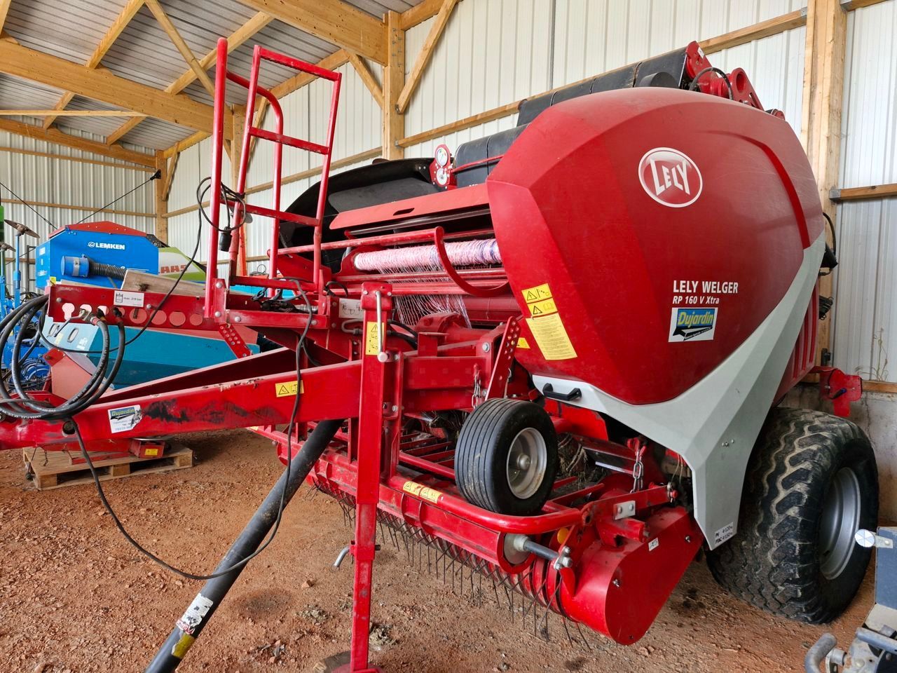 E-FARM: Lely-Welger rp 160 v - Baler - id FLWIYLT - €24,000 - Year of construction: 2016 - Total number of bales produced: 22,000,France