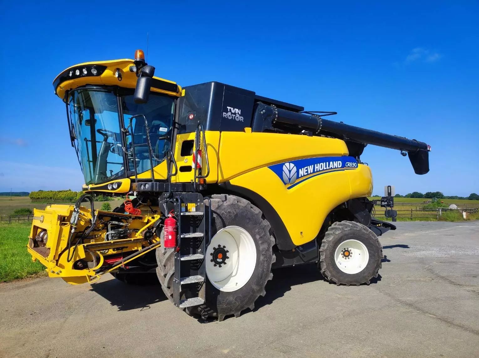 E-FARM: New Holland cr8.90 - Moissoneuse-batteuse - id RAJBUXE - 265 000 € - Année: 2017 - France