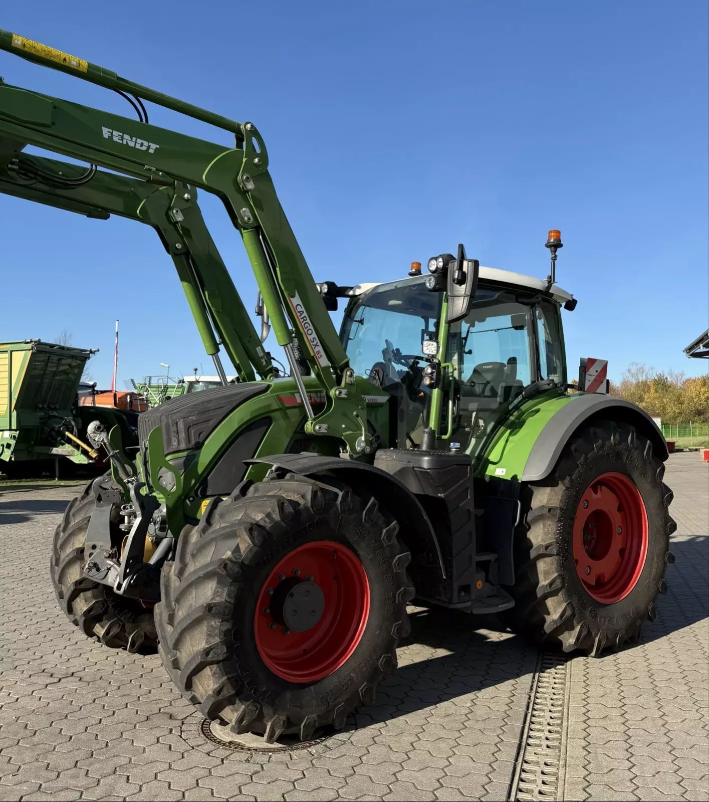 E-FARM: Fendt 720 Vario - Traktor - id D7MQ36D - 172.000 € - Baujahr: 2023 - Abgelesene Motorstunden: 1.200,Deutschland