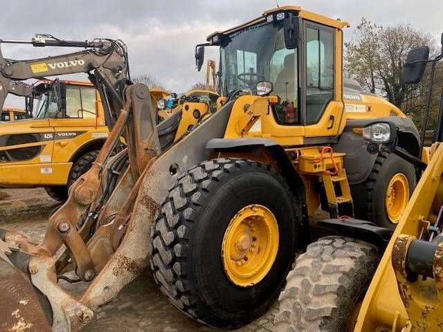 VOLVO l 120 h miete / rental (12001008) Wheel loader €119,000