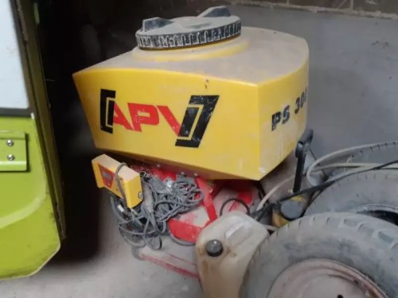 E-FARM: APV ps300 - Semoir direct - id VYJDEEK - 4 500 € - Année: 2020 - Puissance du moteur (chevaux): 300,France
