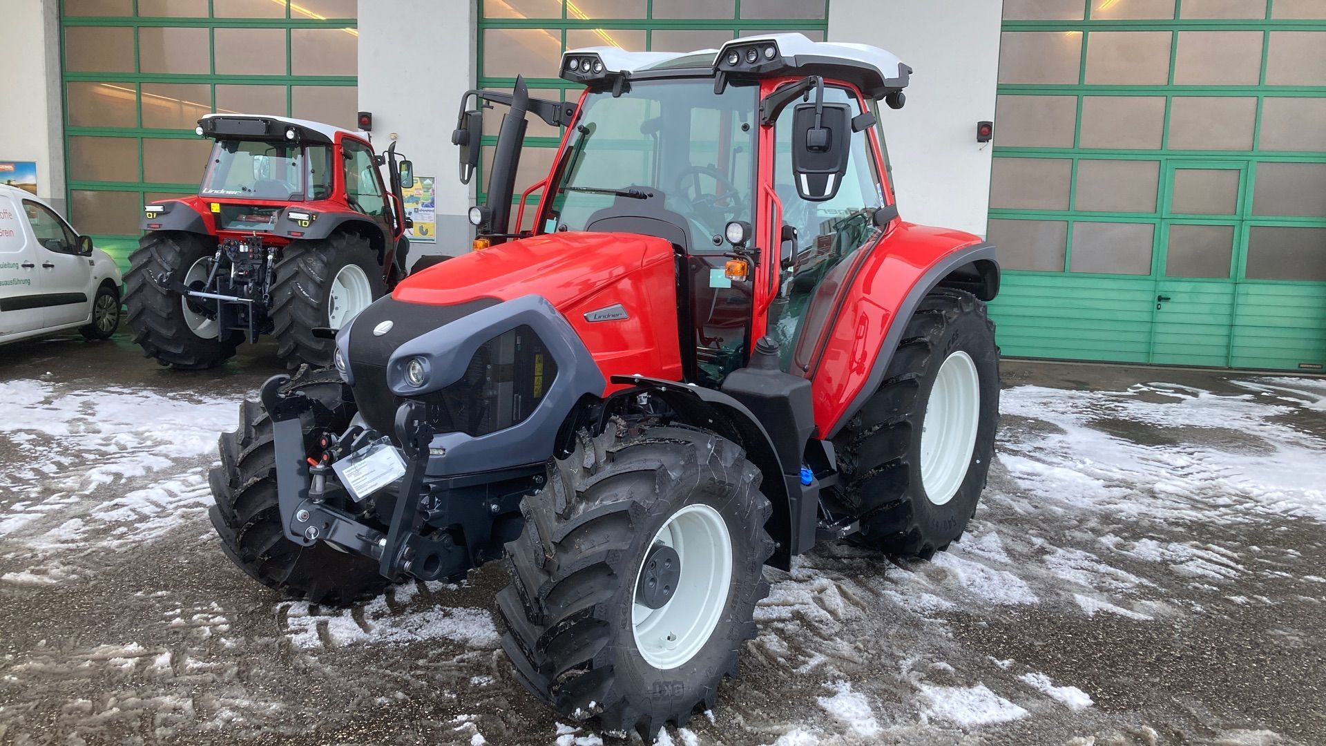 E-FARM: Lindner Lintrac 95 LS - Tractor - id 28WGT7C - €68,083 - Year of construction: 2023 - Engine hours: 4,Engine power (HP): 102,Austria