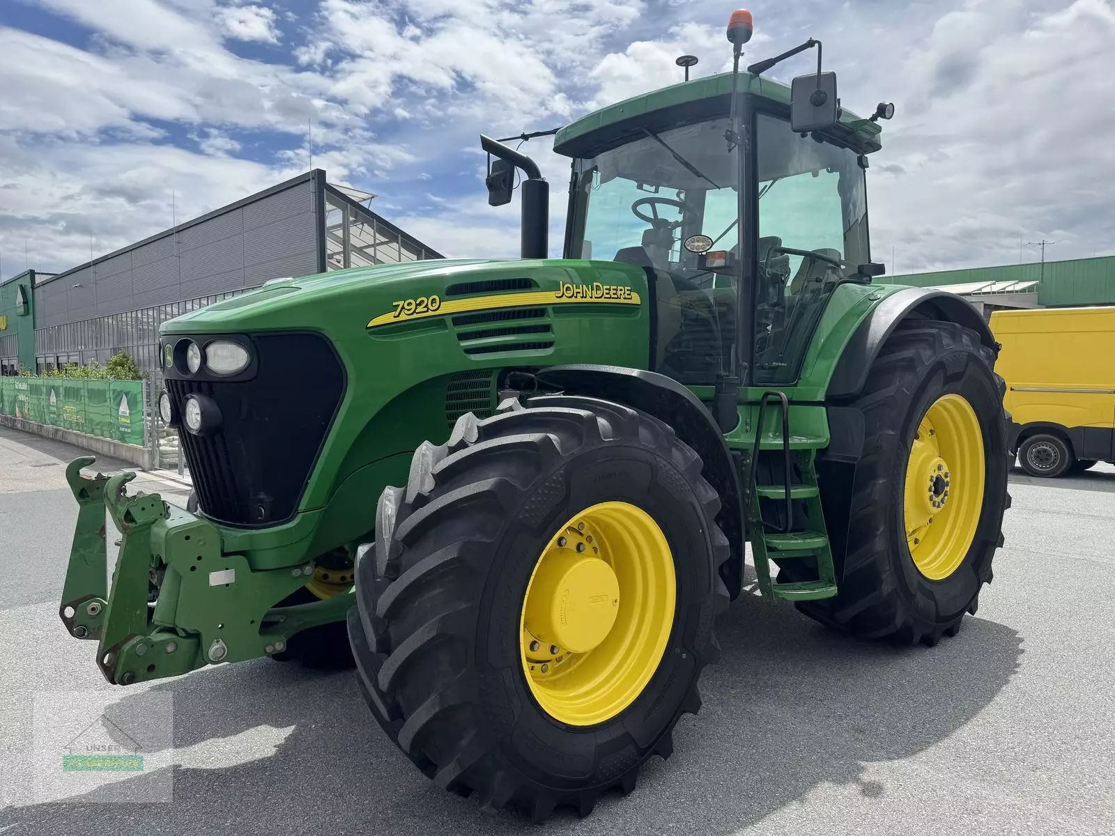 E-FARM: John Deere 7920 - Tractor - id TRPSDPM - 77.434 € - Año: 2006 - Horas: 9670,Potencia del motor: 222,Austria