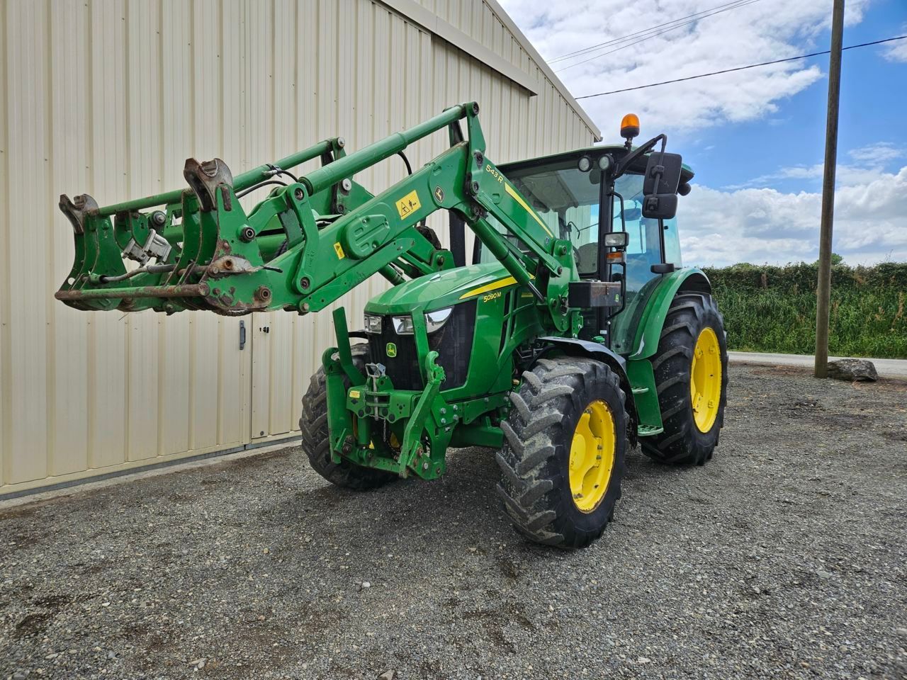 E-FARM: John Deere 5090 M - Tracteur - id 3WPSTHG - 55 000 € - Année: 2019 - Lecture du nombre d'heure: 3 300,Puissance du moteur (chevaux): 90,France