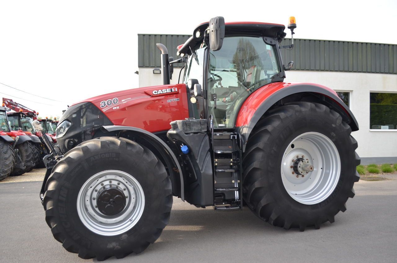 E-FARM: Case IH Optum 300 CVX - Tracteur - id QGPAUML - 87 500 € - Année: 2016 - Lecture du nombre d'heure: 6 407,Puissance du moteur (chevaux): 300,Belgique