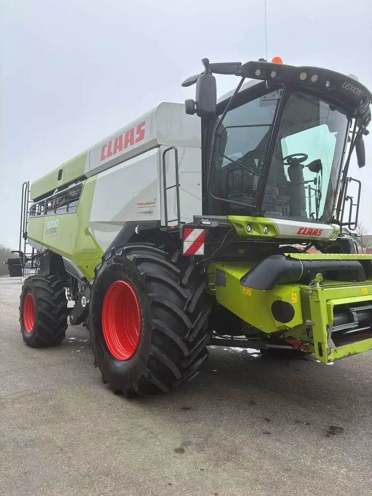 Claas Lexion 8700 Kombajn 320 532 €