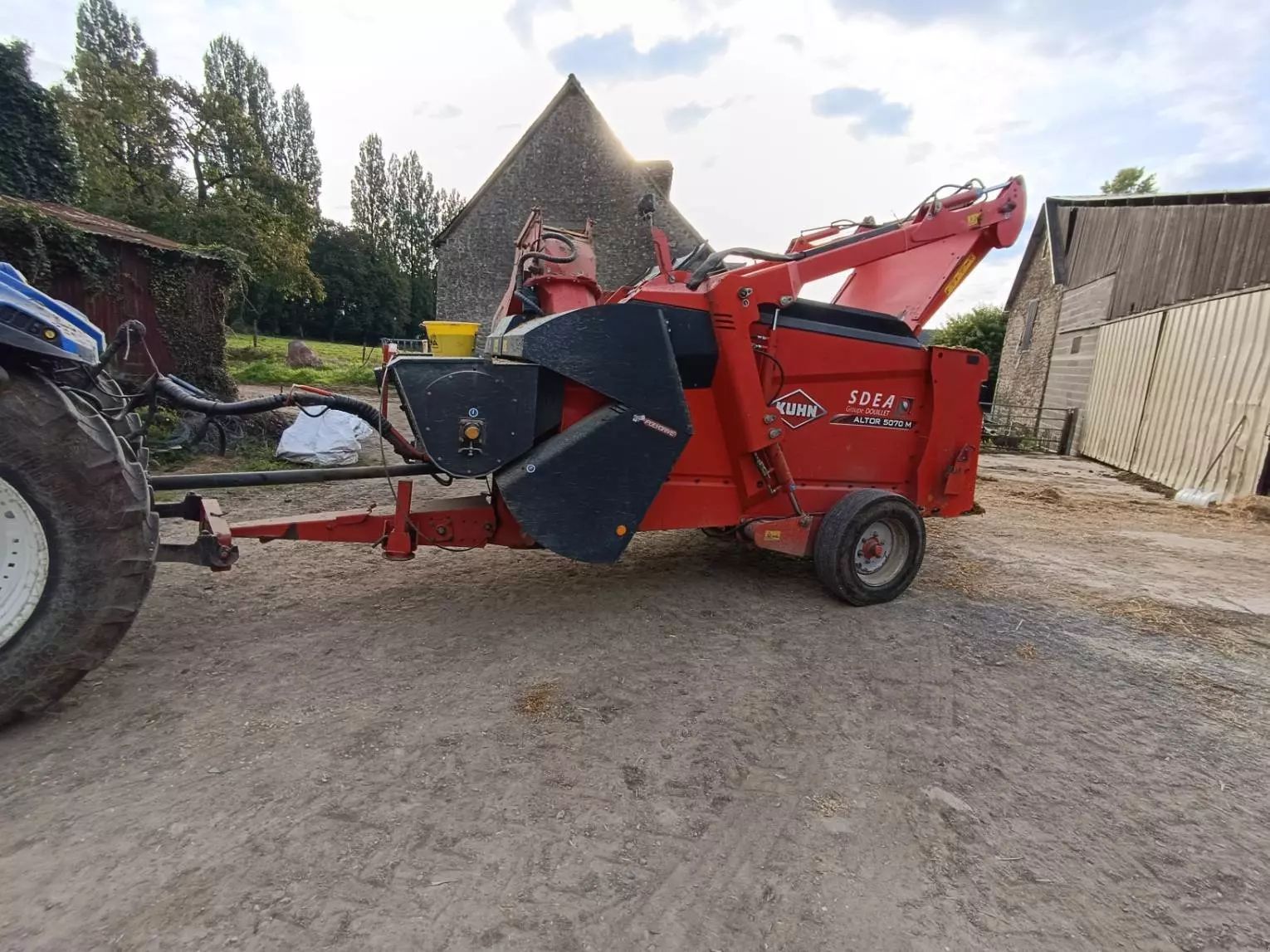 E-FARM: Kuhn altor 5070 - Désileuse pailleuse - id D618NSJ - 21 000 € - Année: 2021 - France