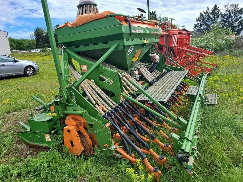 E-FARM: Amazone combine - Semoir - id ZDU5RZ7 - 10 000 € - Année: 2005 - France