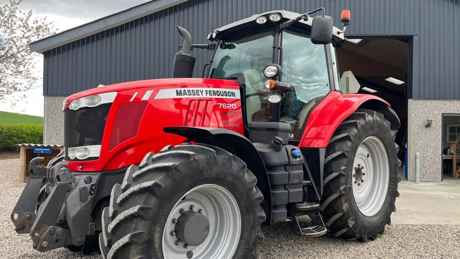 Massey Ferguson 7620 Dyna-VT Tractor €58,745