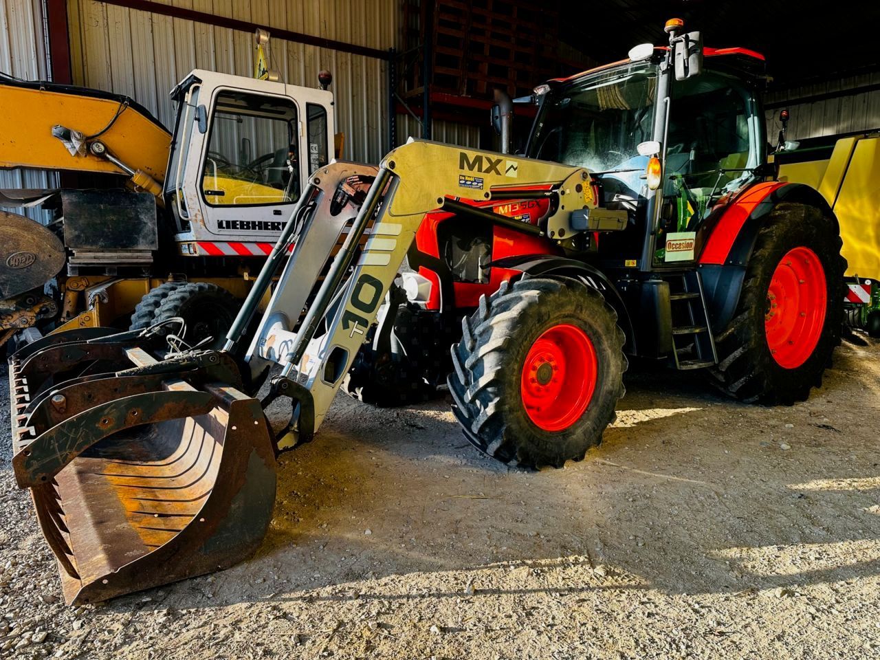 E-FARM: Kubota M 135 GX - Tracteur - id ZEWSJRA - 34 900 € - Année: 2013 - Lecture du nombre d'heure: 6 246,Puissance du moteur (chevaux): 135,France