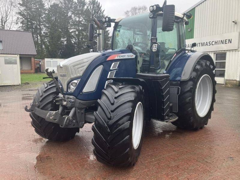 Fendt 724 Vario tractor €122,000