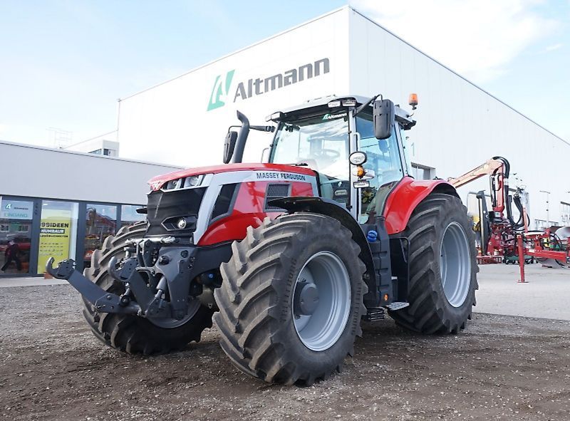 E-FARM: Massey Ferguson 7S.210 Exclusive - Traktor - id CGLBVJX - 139 000 € - Rok produkcji: 2022 - Motogodziny: 850,Moc silnika: 220,Austria