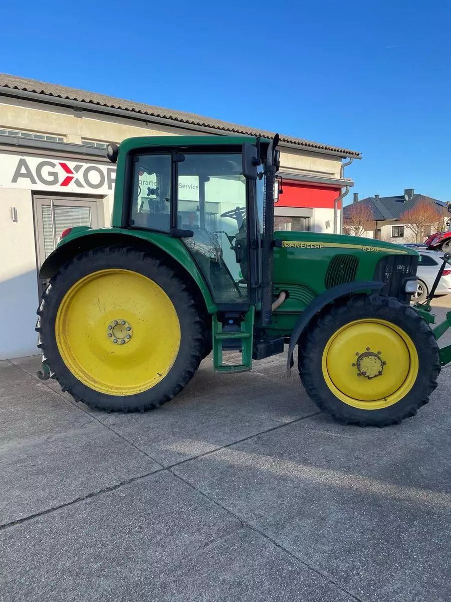 E-FARM: John Deere 6320 Premium - Traktor - id UGYLYPJ - 39.900 € - Baujahr: 2004 - Abgelesene Motorstunden: 8.871,Motorleistung (PS): 108,Österreich