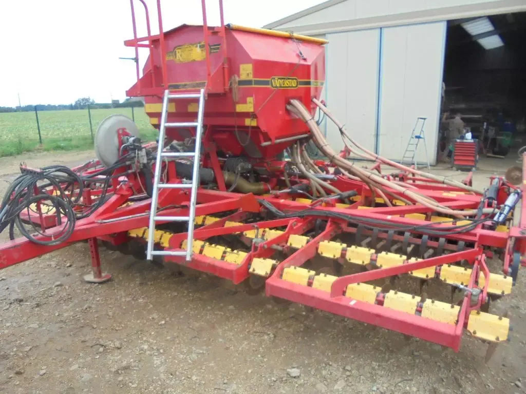 E-FARM: väderstad rapid 600 - Direct Drill - id 5HNGRHU - €28,000 - Year of construction: 2002 - France