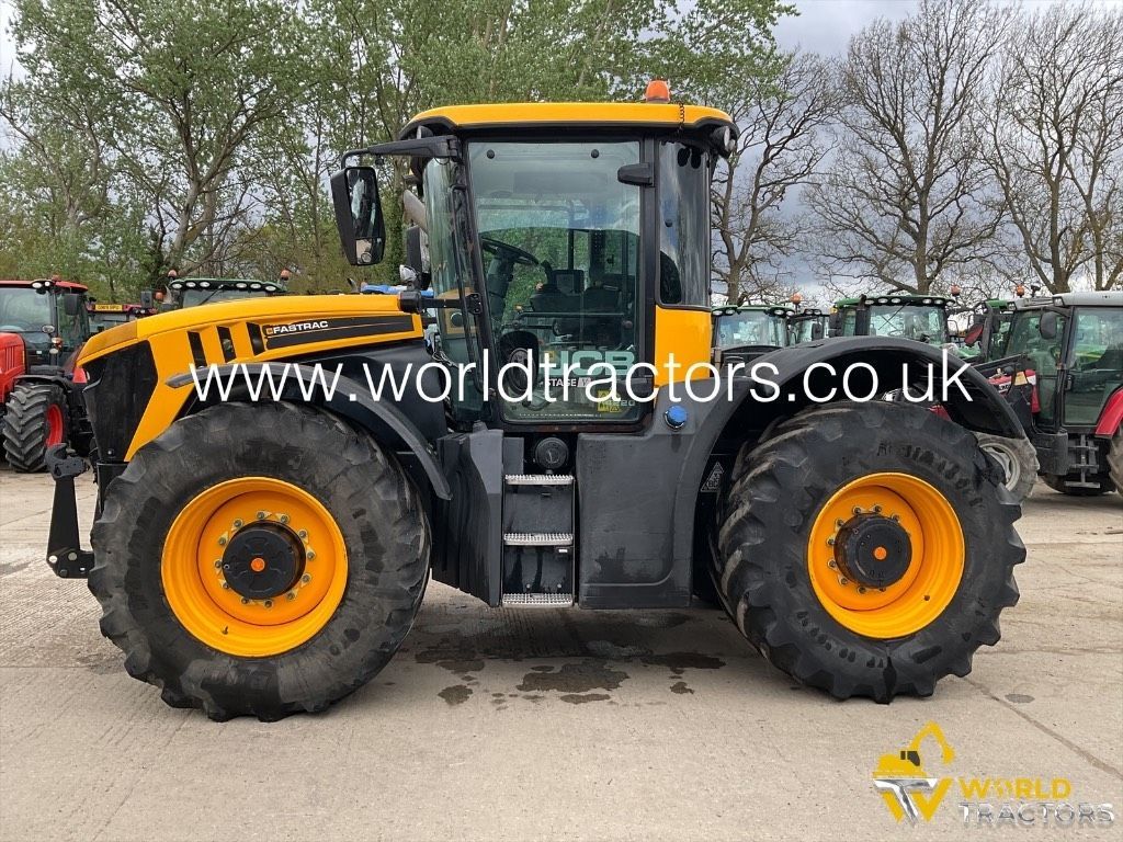 JCB Fastrac 4220 Trattore 78.972 €