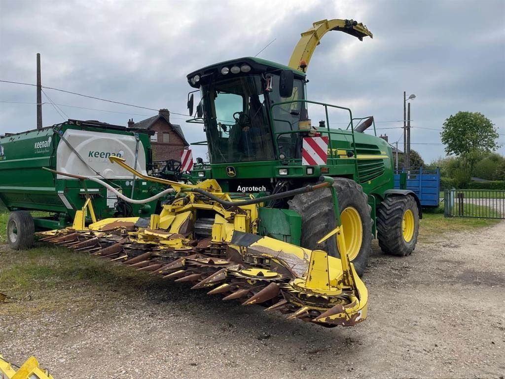E-FARM: John Deere 7450 - Ensileuse automotrice - id W5S2LSP - Année: 2012 - Lecture du nombre d'heure: 3 270,France